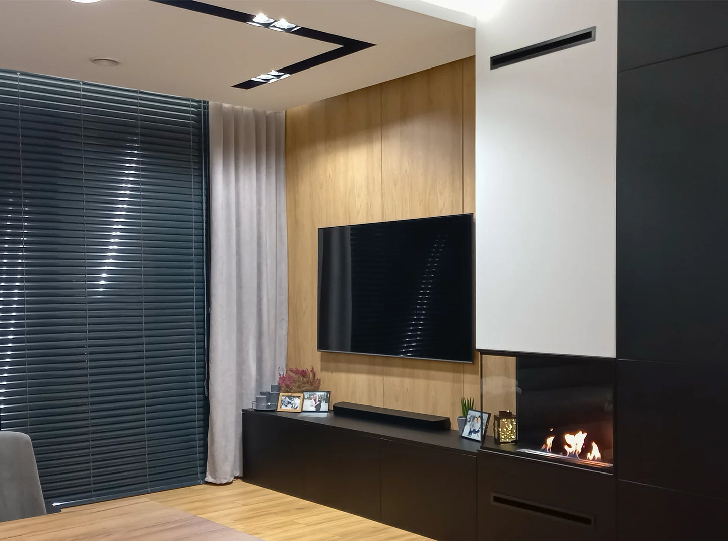 Eck-Einbaukamin BIO-EKO (links)